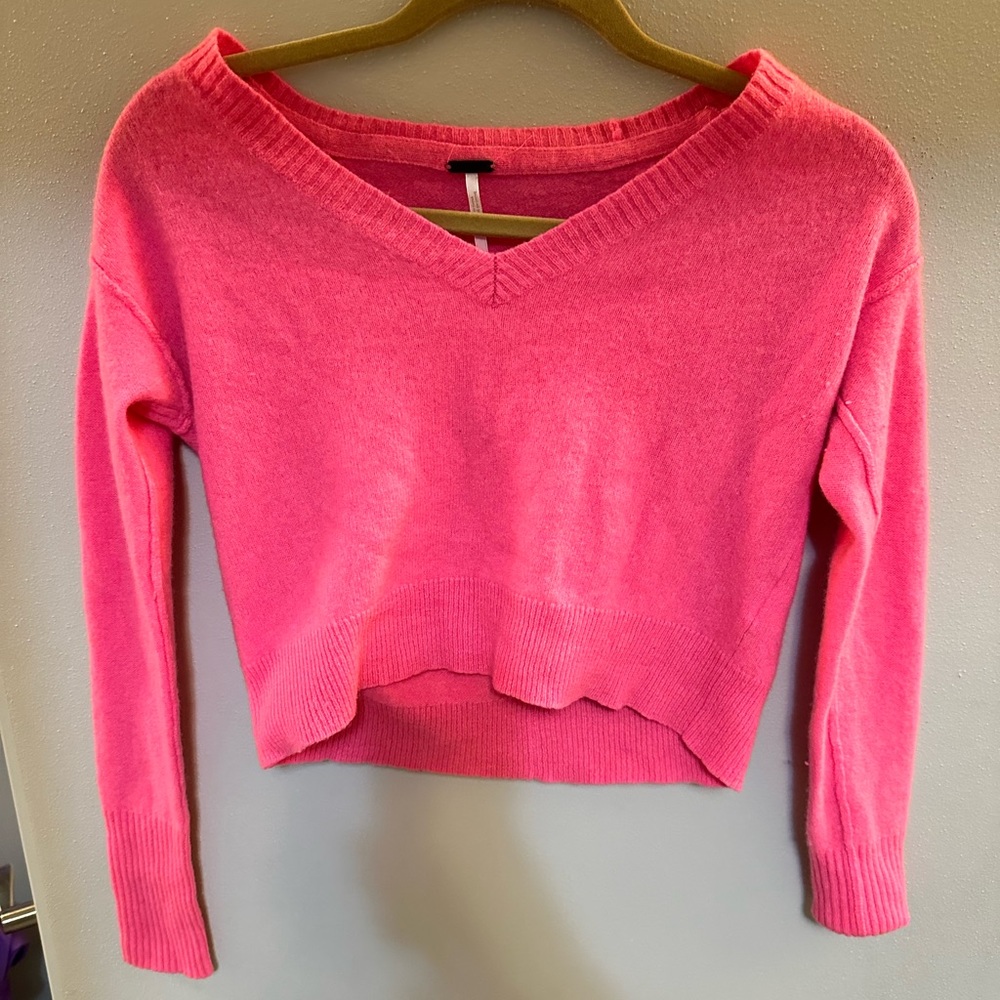 Free people hot pink cropped v neck cashmere sweater